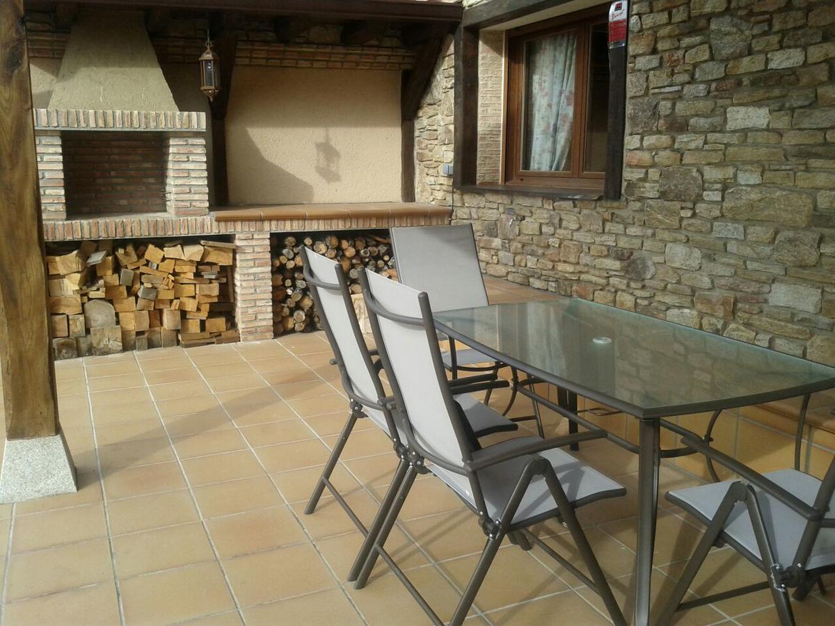 El Corral De Concejo Guest House Horcajuelo de la Sierra Eksteriør bilde